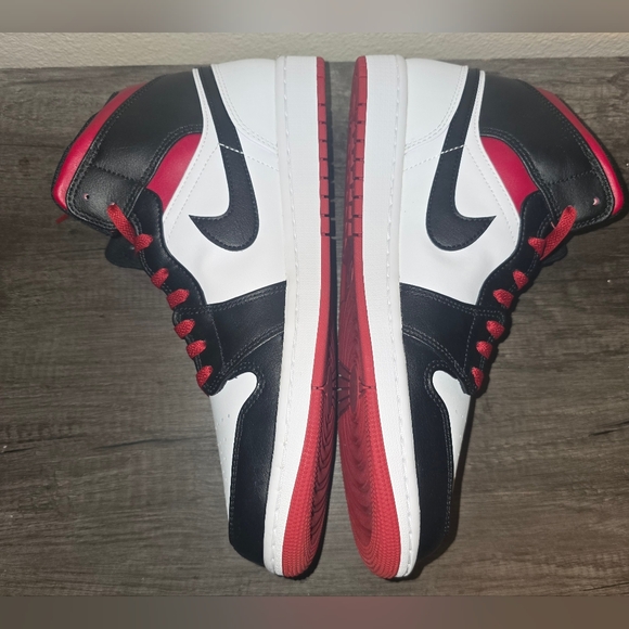Jordan Retro 1 Mid Gym 'Red Black White' - Picture 5 of 6